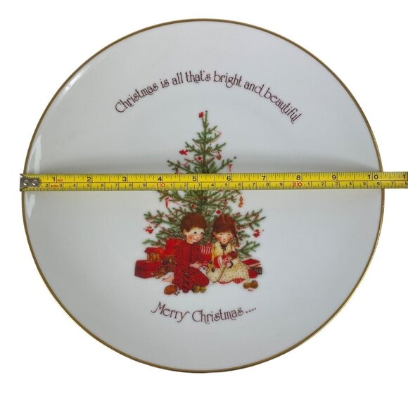 Holly Hobbie Christmas Commemorative Edition Porcelain Collectors Plate - Picture 6 of 7